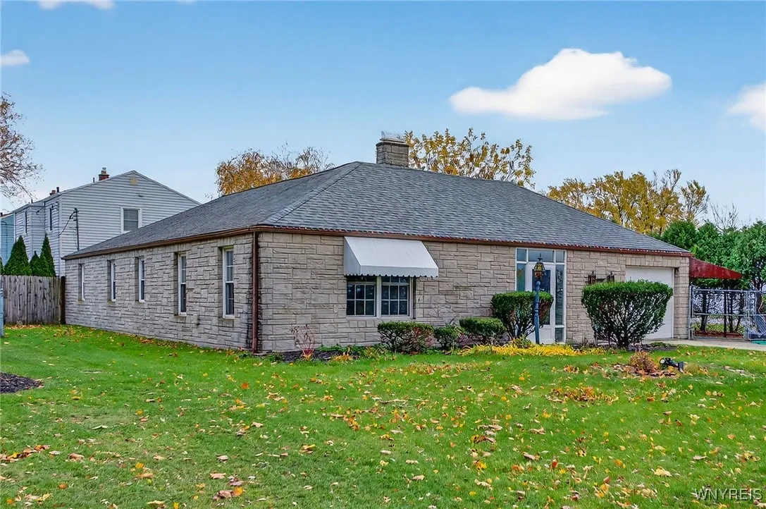 93 Fayette Avenue, Tonawanda, New York 14223, Tonawanda, New York 14223, 4 Bedrooms Bedrooms, 9 Rooms Rooms,2 BathroomsBathrooms,Residential,For Sale,93 Fayette Avenue, Tonawanda, New York 14223,0,B1649962