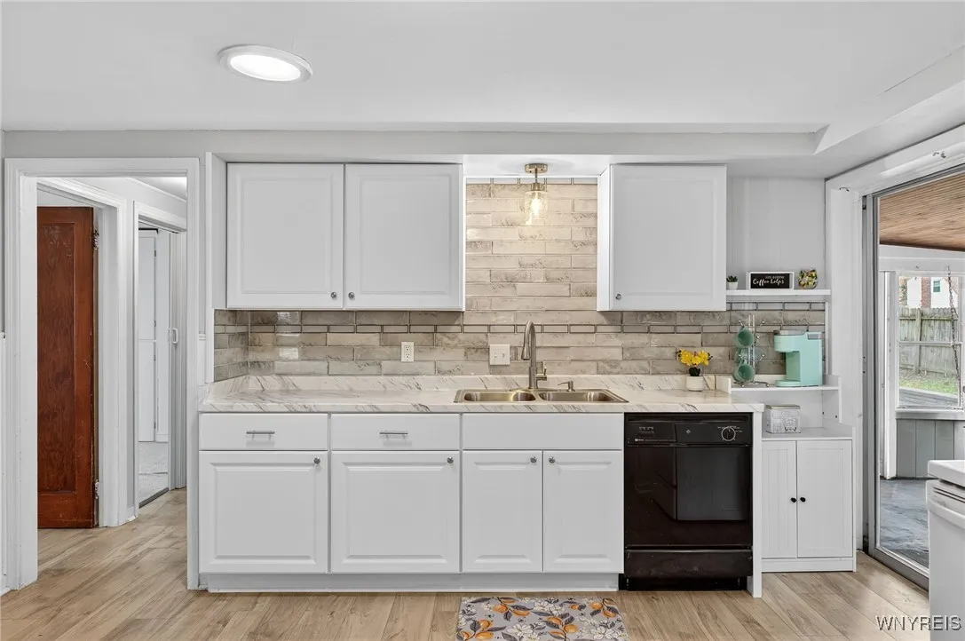 93 Fayette Avenue, Tonawanda, New York 14223, Tonawanda, New York 14223, 4 Bedrooms Bedrooms, 9 Rooms Rooms,2 BathroomsBathrooms,Residential,For Sale,93 Fayette Avenue, Tonawanda, New York 14223,0,B1649962