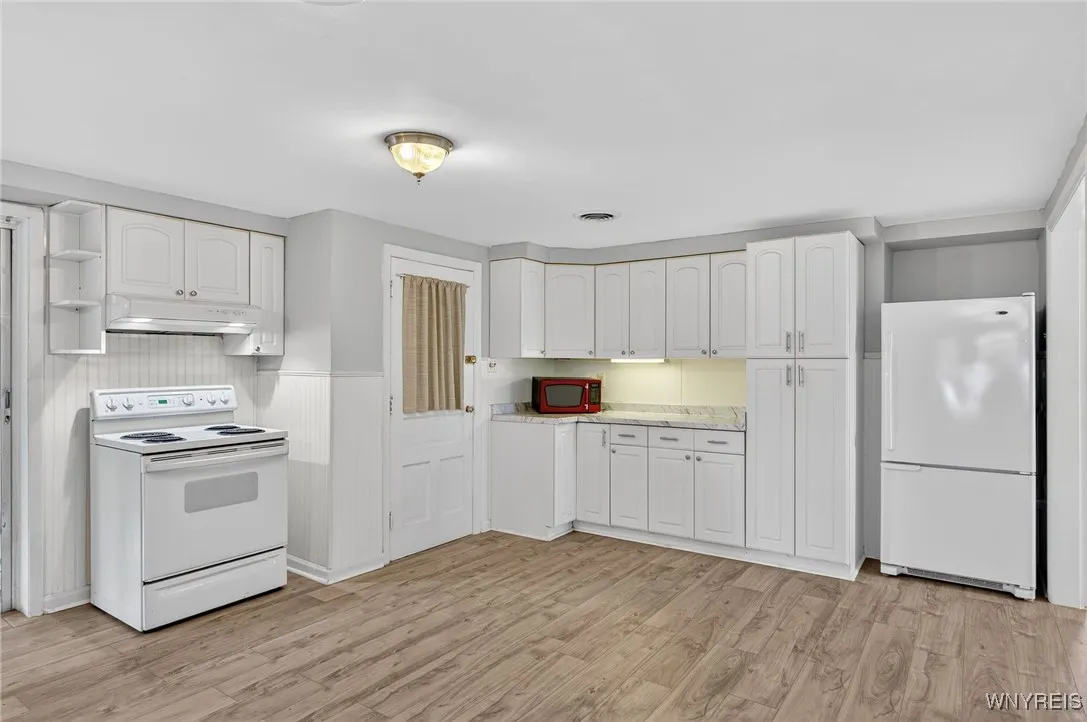 93 Fayette Avenue, Tonawanda, New York 14223, Tonawanda, New York 14223, 4 Bedrooms Bedrooms, 9 Rooms Rooms,2 BathroomsBathrooms,Residential,For Sale,93 Fayette Avenue, Tonawanda, New York 14223,0,B1649962