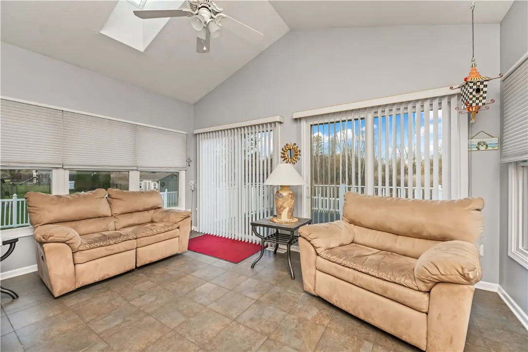 13 Ashview Drive, Chili, New York 14514, Chili, New York 14514, 3 Bedrooms Bedrooms, 7 Rooms Rooms,2 BathroomsBathrooms,Residential,For Sale,13 Ashview Drive, Chili, New York 14514,0,R1649531