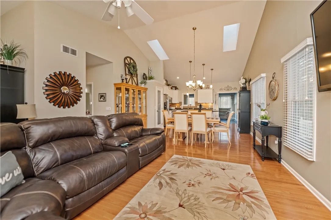 13 Ashview Drive, Chili, New York 14514, Chili, New York 14514, 3 Bedrooms Bedrooms, 7 Rooms Rooms,2 BathroomsBathrooms,Residential,For Sale,13 Ashview Drive, Chili, New York 14514,0,R1649531