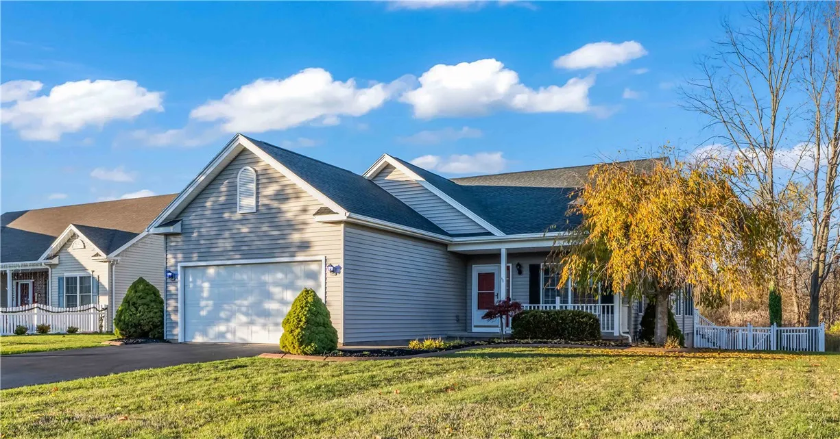 13 Ashview Drive, Chili, New York 14514, Chili, New York 14514, 3 Bedrooms Bedrooms, 7 Rooms Rooms,2 BathroomsBathrooms,Residential,For Sale,13 Ashview Drive, Chili, New York 14514,0,R1649531