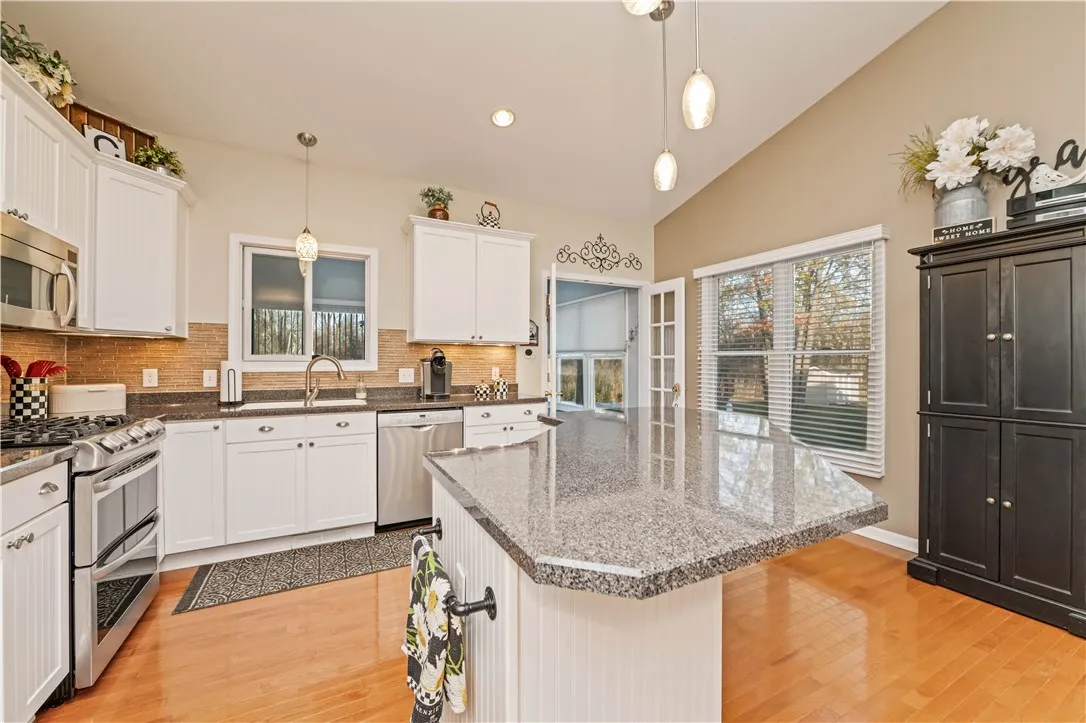 13 Ashview Drive, Chili, New York 14514, Chili, New York 14514, 3 Bedrooms Bedrooms, 7 Rooms Rooms,2 BathroomsBathrooms,Residential,For Sale,13 Ashview Drive, Chili, New York 14514,0,R1649531