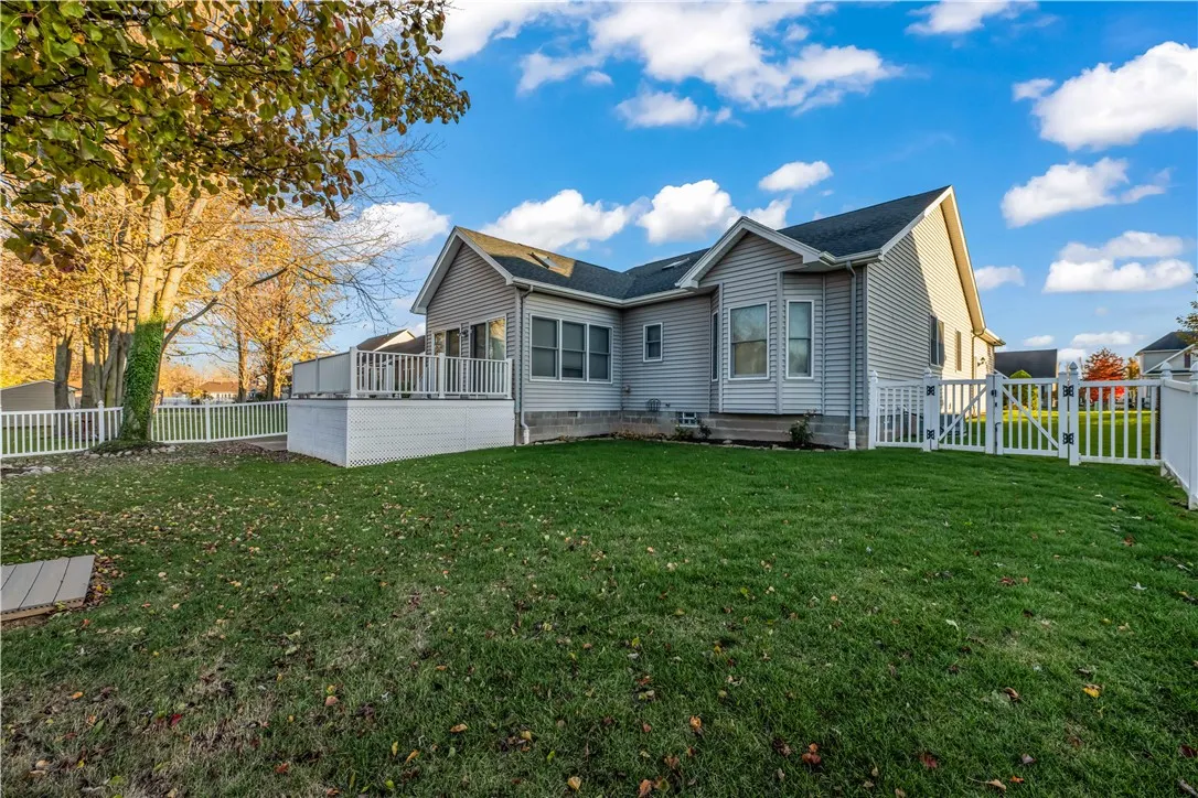 13 Ashview Drive, Chili, New York 14514, Chili, New York 14514, 3 Bedrooms Bedrooms, 7 Rooms Rooms,2 BathroomsBathrooms,Residential,For Sale,13 Ashview Drive, Chili, New York 14514,0,R1649531