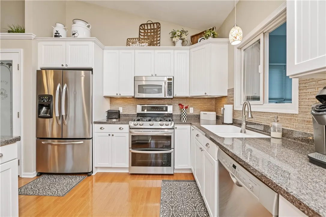 13 Ashview Drive, Chili, New York 14514, Chili, New York 14514, 3 Bedrooms Bedrooms, 7 Rooms Rooms,2 BathroomsBathrooms,Residential,For Sale,13 Ashview Drive, Chili, New York 14514,0,R1649531