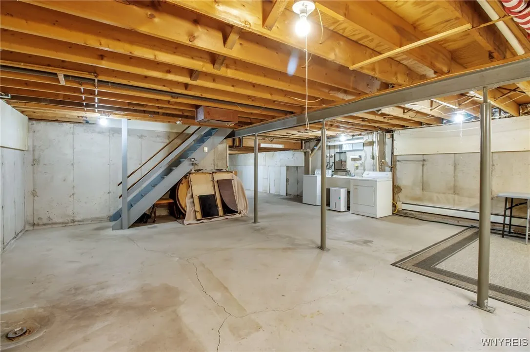 705 Powell Lane, Lewiston, New York 14092, Lewiston, New York 14092, 3 Bedrooms Bedrooms, 7 Rooms Rooms,1 BathroomBathrooms,Residential,For Sale,705 Powell Lane, Lewiston, New York 14092,0,B1649916