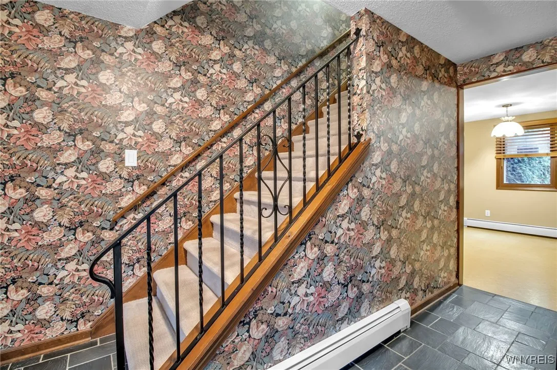 705 Powell Lane, Lewiston, New York 14092, Lewiston, New York 14092, 3 Bedrooms Bedrooms, 7 Rooms Rooms,1 BathroomBathrooms,Residential,For Sale,705 Powell Lane, Lewiston, New York 14092,0,B1649916