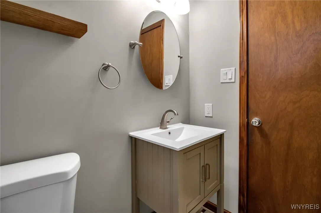 705 Powell Lane, Lewiston, New York 14092, Lewiston, New York 14092, 3 Bedrooms Bedrooms, 7 Rooms Rooms,1 BathroomBathrooms,Residential,For Sale,705 Powell Lane, Lewiston, New York 14092,0,B1649916