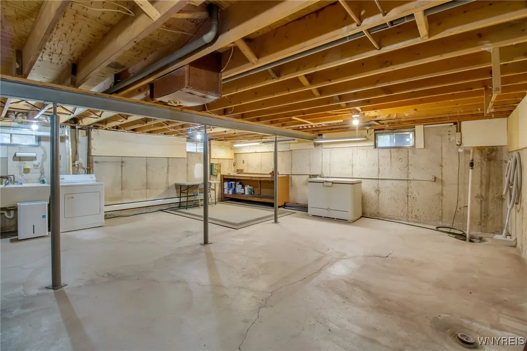 705 Powell Lane, Lewiston, New York 14092, Lewiston, New York 14092, 3 Bedrooms Bedrooms, 7 Rooms Rooms,1 BathroomBathrooms,Residential,For Sale,705 Powell Lane, Lewiston, New York 14092,0,B1649916