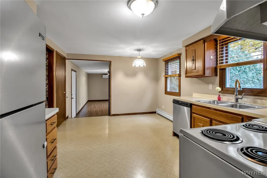 705 Powell Lane, Lewiston, New York 14092, Lewiston, New York 14092, 3 Bedrooms Bedrooms, 7 Rooms Rooms,1 BathroomBathrooms,Residential,For Sale,705 Powell Lane, Lewiston, New York 14092,0,B1649916