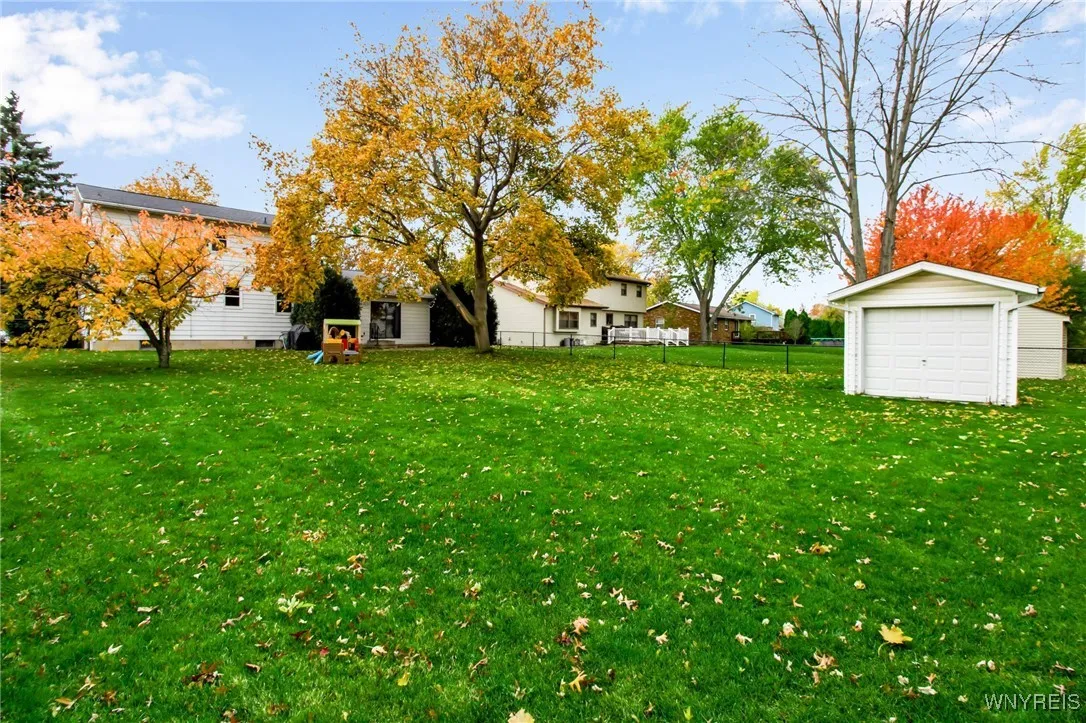 705 Powell Lane, Lewiston, New York 14092, Lewiston, New York 14092, 3 Bedrooms Bedrooms, 7 Rooms Rooms,1 BathroomBathrooms,Residential,For Sale,705 Powell Lane, Lewiston, New York 14092,0,B1649916