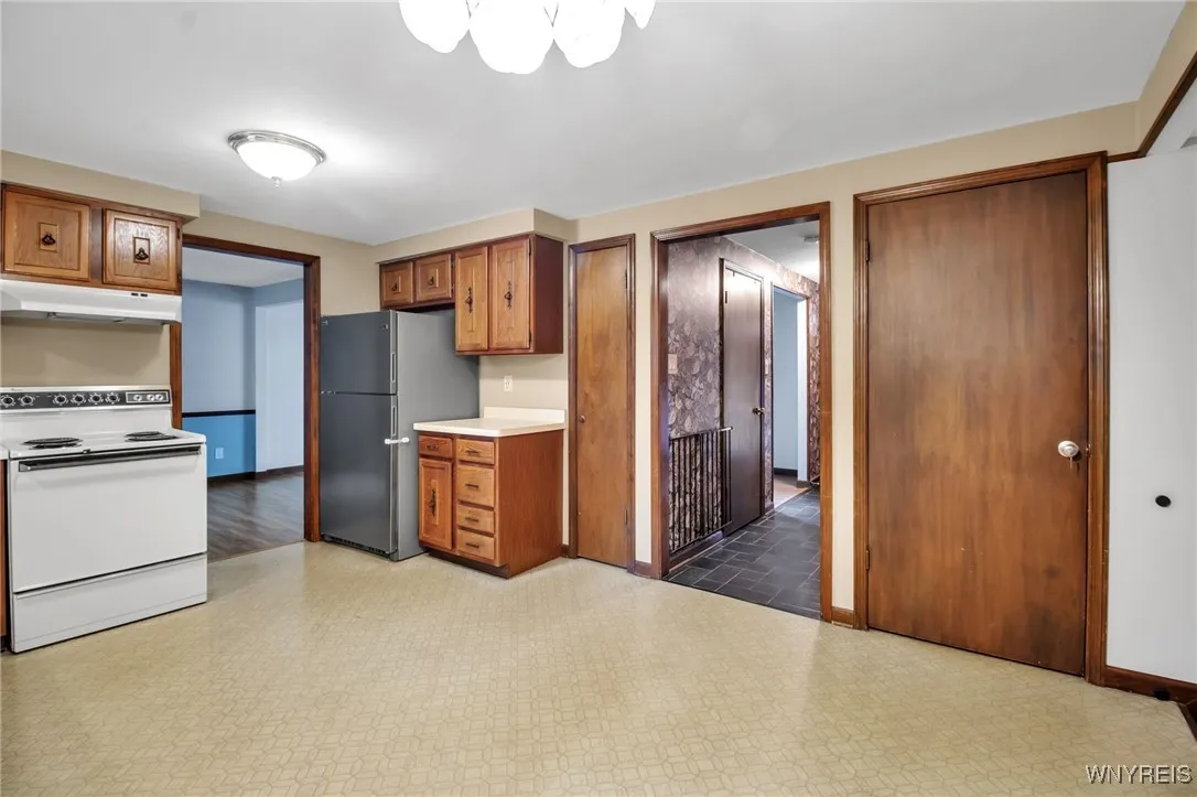 705 Powell Lane, Lewiston, New York 14092, Lewiston, New York 14092, 3 Bedrooms Bedrooms, 7 Rooms Rooms,1 BathroomBathrooms,Residential,For Sale,705 Powell Lane, Lewiston, New York 14092,0,B1649916