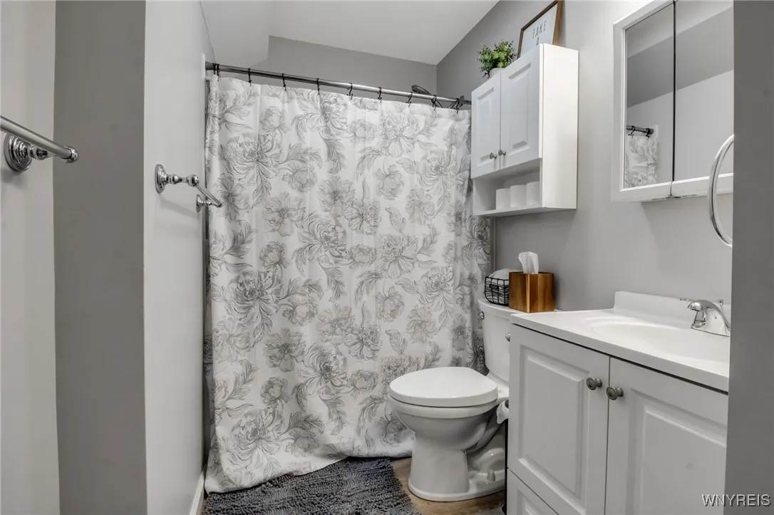 6973 East Canal Road, Pendleton, New York 14094, Pendleton, New York 14094, 3 Bedrooms Bedrooms, 7 Rooms Rooms,1 BathroomBathrooms,Residential,For Sale,6973 East Canal Road, Pendleton, New York 14094,0,B1650007