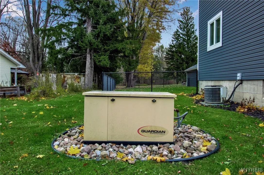 6973 East Canal Road, Pendleton, New York 14094, Pendleton, New York 14094, 3 Bedrooms Bedrooms, 7 Rooms Rooms,1 BathroomBathrooms,Residential,For Sale,6973 East Canal Road, Pendleton, New York 14094,0,B1650007