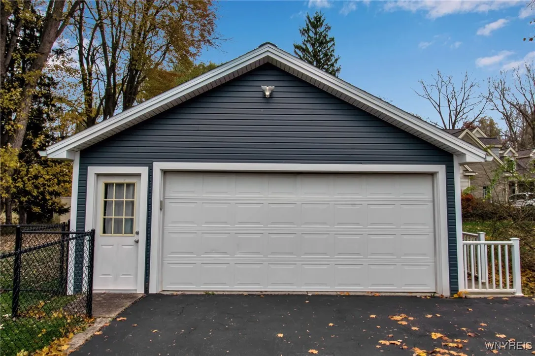 6973 East Canal Road, Pendleton, New York 14094, Pendleton, New York 14094, 3 Bedrooms Bedrooms, 7 Rooms Rooms,1 BathroomBathrooms,Residential,For Sale,6973 East Canal Road, Pendleton, New York 14094,0,B1650007