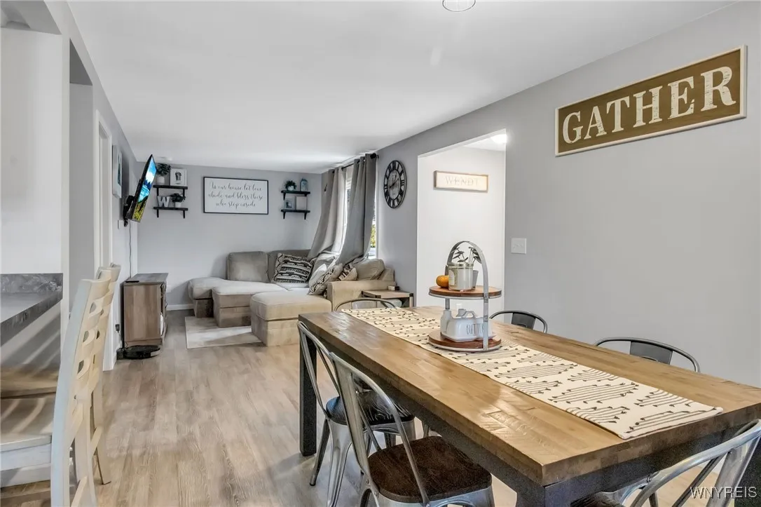 6973 East Canal Road, Pendleton, New York 14094, Pendleton, New York 14094, 3 Bedrooms Bedrooms, 7 Rooms Rooms,1 BathroomBathrooms,Residential,For Sale,6973 East Canal Road, Pendleton, New York 14094,0,B1650007