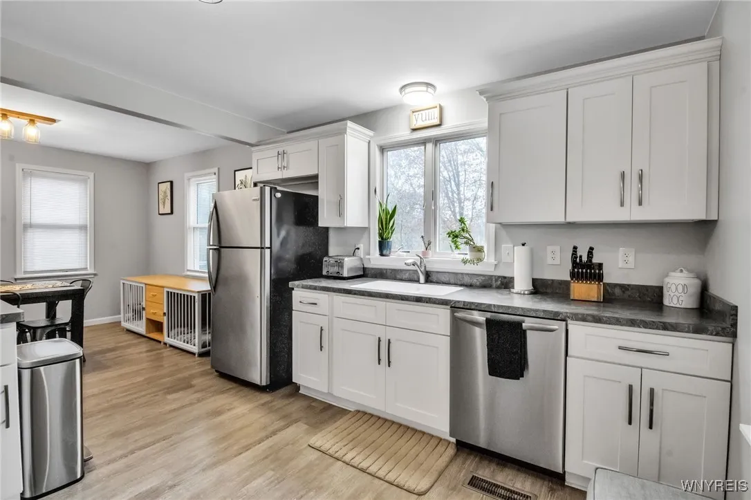 6973 East Canal Road, Pendleton, New York 14094, Pendleton, New York 14094, 3 Bedrooms Bedrooms, 7 Rooms Rooms,1 BathroomBathrooms,Residential,For Sale,6973 East Canal Road, Pendleton, New York 14094,0,B1650007