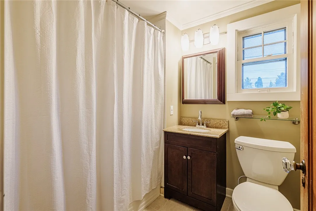 204 E Hickory Street, East Rochester, New York 144, East Rochester, New York 14445, 3 Bedrooms Bedrooms, 7 Rooms Rooms,2 BathroomsBathrooms,Residential,For Sale,204 E Hickory Street, East Rochester, New York 144,0,R1649168