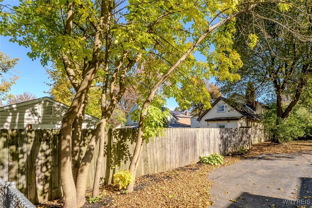 1165 Eggert Road, Amherst, New York 14226, Amherst, New York 14226, 4 Bedrooms Bedrooms, 6 Rooms Rooms,2 BathroomsBathrooms,Residential,For Sale,1165 Eggert Road, Amherst, New York 14226,0,B1650069