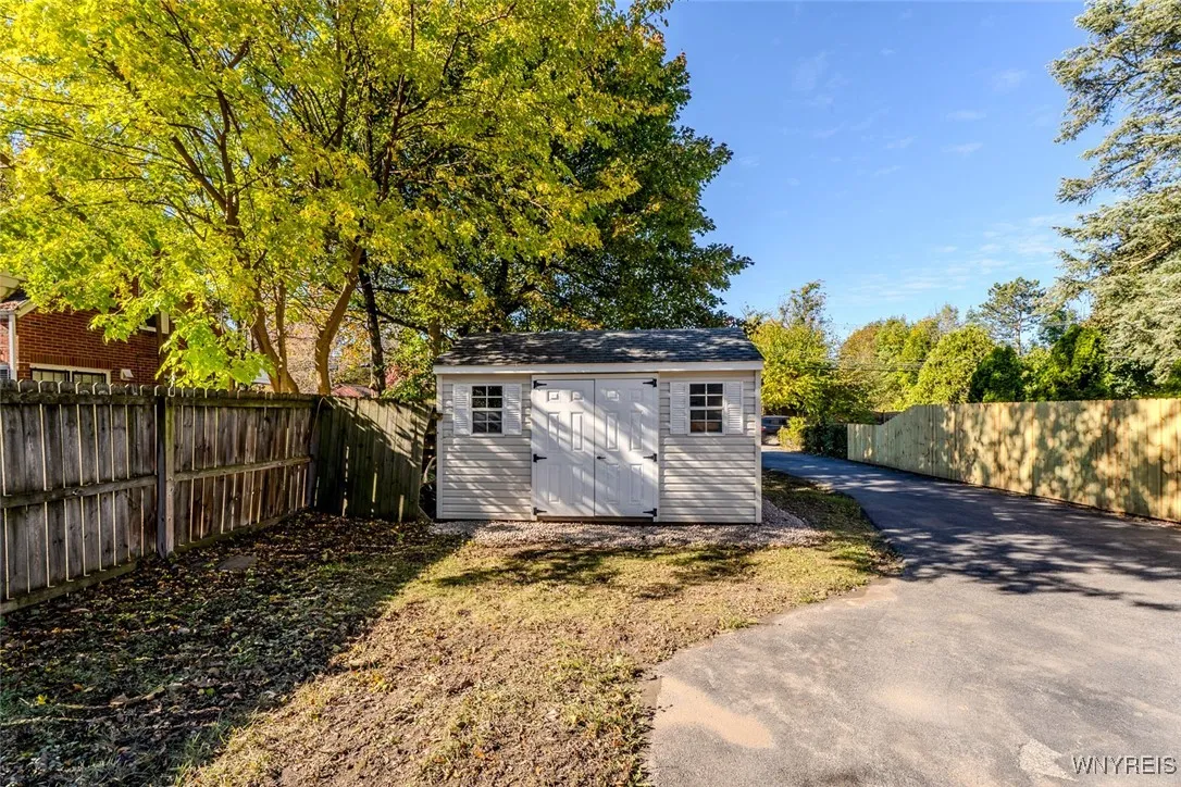 1165 Eggert Road, Amherst, New York 14226, Amherst, New York 14226, 4 Bedrooms Bedrooms, 6 Rooms Rooms,2 BathroomsBathrooms,Residential,For Sale,1165 Eggert Road, Amherst, New York 14226,0,B1650069