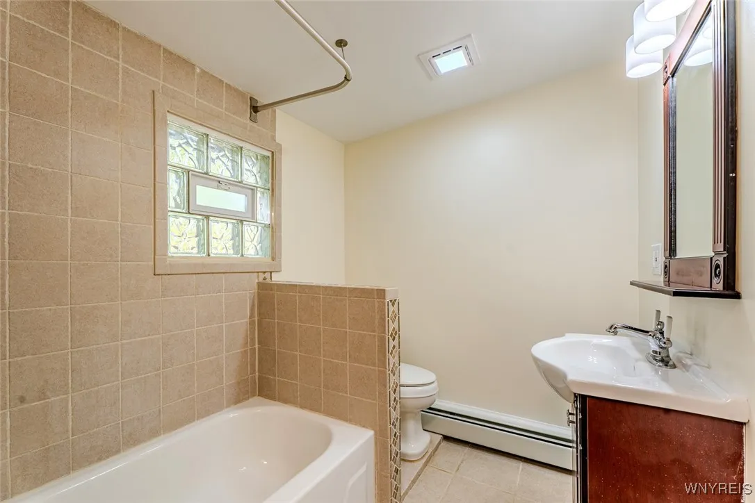 1165 Eggert Road, Amherst, New York 14226, Amherst, New York 14226, 4 Bedrooms Bedrooms, 6 Rooms Rooms,2 BathroomsBathrooms,Residential,For Sale,1165 Eggert Road, Amherst, New York 14226,0,B1650069