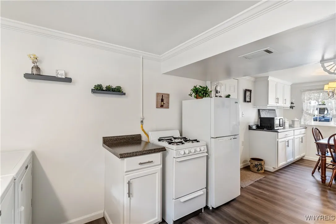 117 Forestal Drive, Hamburg, New York 14075, Hamburg, New York 14075, 2 Bedrooms Bedrooms, 10 Rooms Rooms,2 BathroomsBathrooms,Residential,For Sale,117 Forestal Drive, Hamburg, New York 14075,0,B1649993