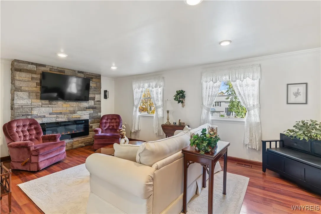 117 Forestal Drive, Hamburg, New York 14075, Hamburg, New York 14075, 2 Bedrooms Bedrooms, 10 Rooms Rooms,2 BathroomsBathrooms,Residential,For Sale,117 Forestal Drive, Hamburg, New York 14075,0,B1649993