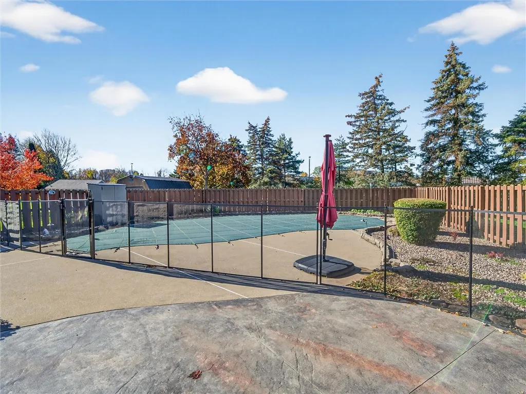 71 Pinebrook Drive, Greece, New York 14616, Greece, New York 14616, 3 Bedrooms Bedrooms, 7 Rooms Rooms,2 BathroomsBathrooms,Residential,For Sale,71 Pinebrook Drive, Greece, New York 14616,0,R1649794