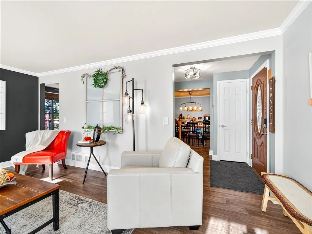 71 Pinebrook Drive, Greece, New York 14616, Greece, New York 14616, 3 Bedrooms Bedrooms, 7 Rooms Rooms,2 BathroomsBathrooms,Residential,For Sale,71 Pinebrook Drive, Greece, New York 14616,0,R1649794