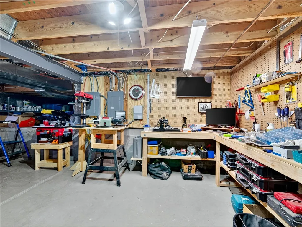71 Pinebrook Drive, Greece, New York 14616, Greece, New York 14616, 3 Bedrooms Bedrooms, 7 Rooms Rooms,2 BathroomsBathrooms,Residential,For Sale,71 Pinebrook Drive, Greece, New York 14616,0,R1649794