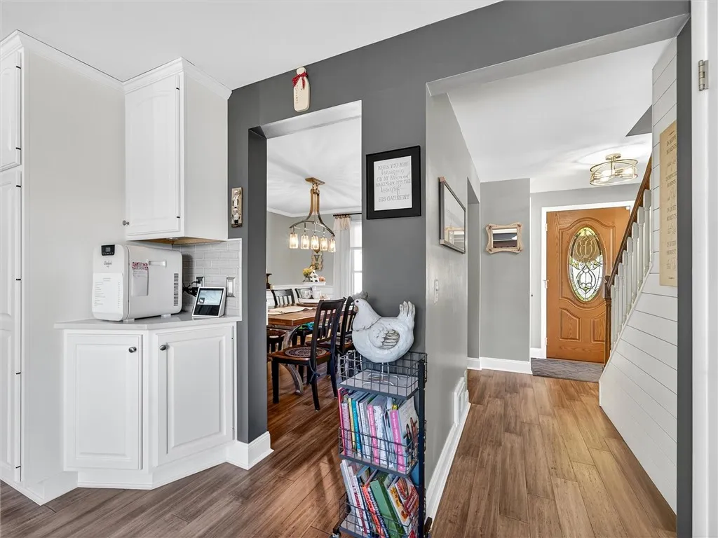 71 Pinebrook Drive, Greece, New York 14616, Greece, New York 14616, 3 Bedrooms Bedrooms, 7 Rooms Rooms,2 BathroomsBathrooms,Residential,For Sale,71 Pinebrook Drive, Greece, New York 14616,0,R1649794