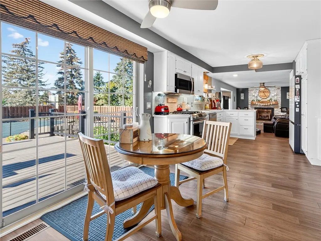 71 Pinebrook Drive, Greece, New York 14616, Greece, New York 14616, 3 Bedrooms Bedrooms, 7 Rooms Rooms,2 BathroomsBathrooms,Residential,For Sale,71 Pinebrook Drive, Greece, New York 14616,0,R1649794