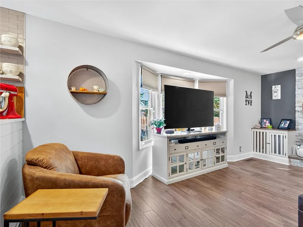 71 Pinebrook Drive, Greece, New York 14616, Greece, New York 14616, 3 Bedrooms Bedrooms, 7 Rooms Rooms,2 BathroomsBathrooms,Residential,For Sale,71 Pinebrook Drive, Greece, New York 14616,0,R1649794