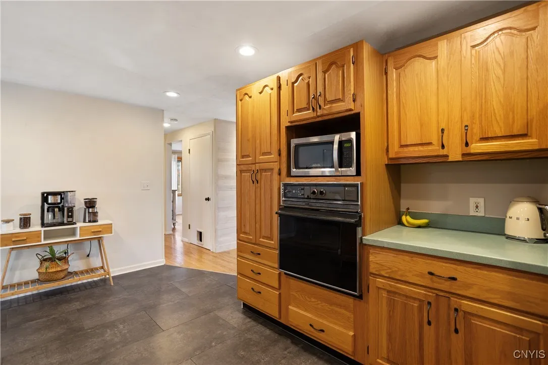 6272 Lakeshore Road, Cicero, New York 13039, Cicero, New York 13039, 4 Bedrooms Bedrooms, 8 Rooms Rooms,2 BathroomsBathrooms,Residential,For Sale,6272 Lakeshore Road, Cicero, New York 13039,0,S1649831