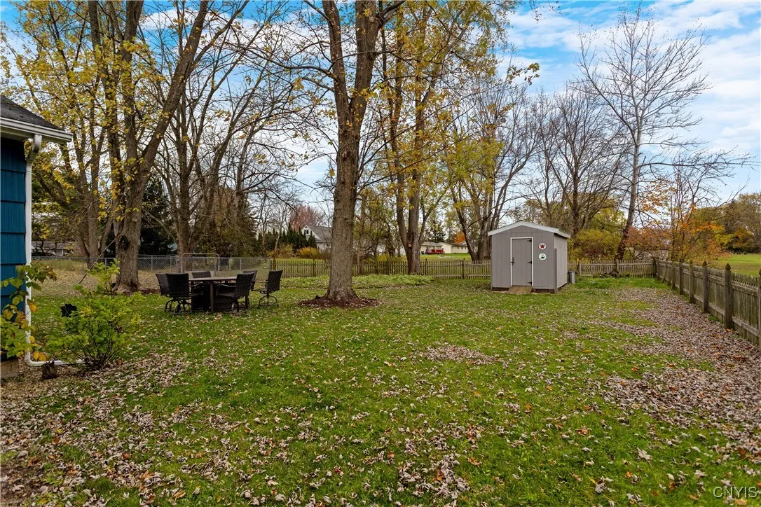 6272 Lakeshore Road, Cicero, New York 13039, Cicero, New York 13039, 4 Bedrooms Bedrooms, 8 Rooms Rooms,2 BathroomsBathrooms,Residential,For Sale,6272 Lakeshore Road, Cicero, New York 13039,0,S1649831