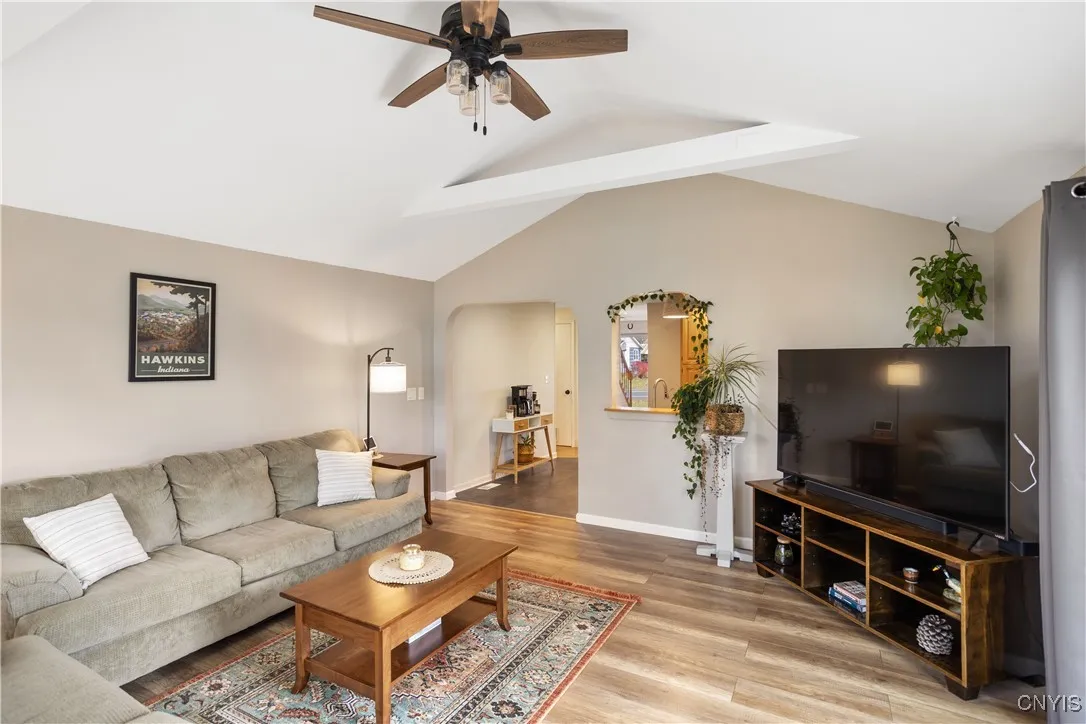 6272 Lakeshore Road, Cicero, New York 13039, Cicero, New York 13039, 4 Bedrooms Bedrooms, 8 Rooms Rooms,2 BathroomsBathrooms,Residential,For Sale,6272 Lakeshore Road, Cicero, New York 13039,0,S1649831