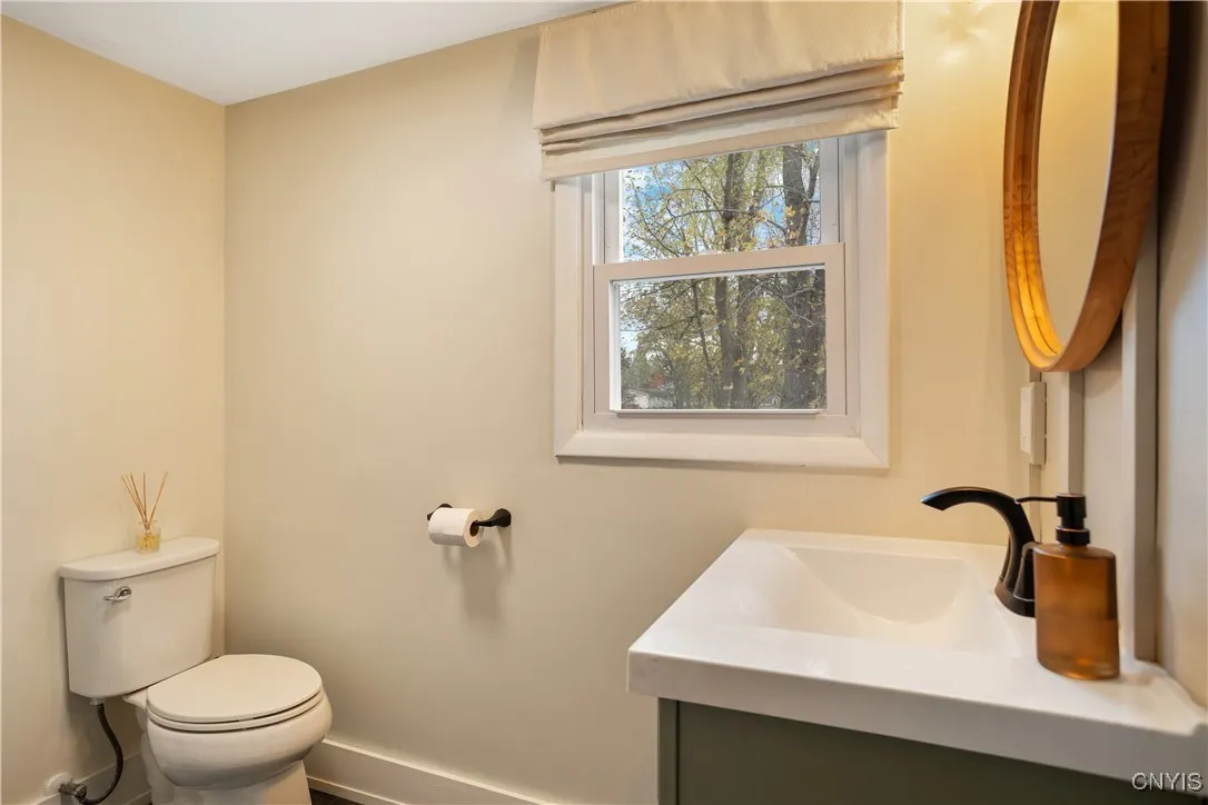 6272 Lakeshore Road, Cicero, New York 13039, Cicero, New York 13039, 4 Bedrooms Bedrooms, 8 Rooms Rooms,2 BathroomsBathrooms,Residential,For Sale,6272 Lakeshore Road, Cicero, New York 13039,0,S1649831