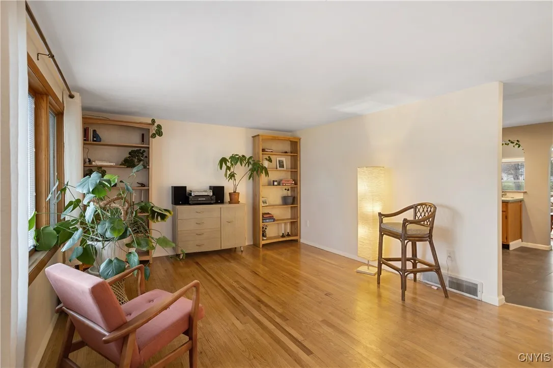 6272 Lakeshore Road, Cicero, New York 13039, Cicero, New York 13039, 4 Bedrooms Bedrooms, 8 Rooms Rooms,2 BathroomsBathrooms,Residential,For Sale,6272 Lakeshore Road, Cicero, New York 13039,0,S1649831