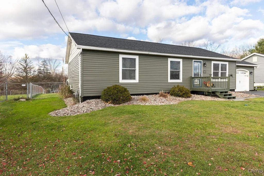 5255 Guy Young Road, Cicero, New York 13029, Cicero, New York 13029, 3 Bedrooms Bedrooms, 7 Rooms Rooms,2 BathroomsBathrooms,Residential,For Sale,5255 Guy Young Road, Cicero, New York 13029,0,S1648774