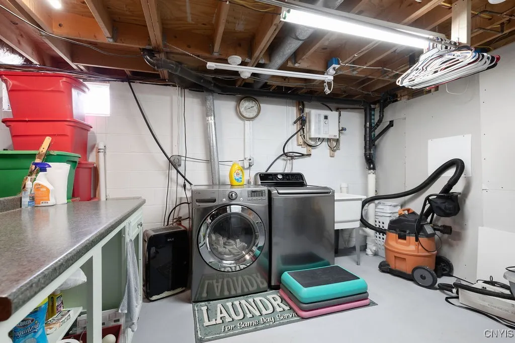 5255 Guy Young Road, Cicero, New York 13029, Cicero, New York 13029, 3 Bedrooms Bedrooms, 7 Rooms Rooms,2 BathroomsBathrooms,Residential,For Sale,5255 Guy Young Road, Cicero, New York 13029,0,S1648774