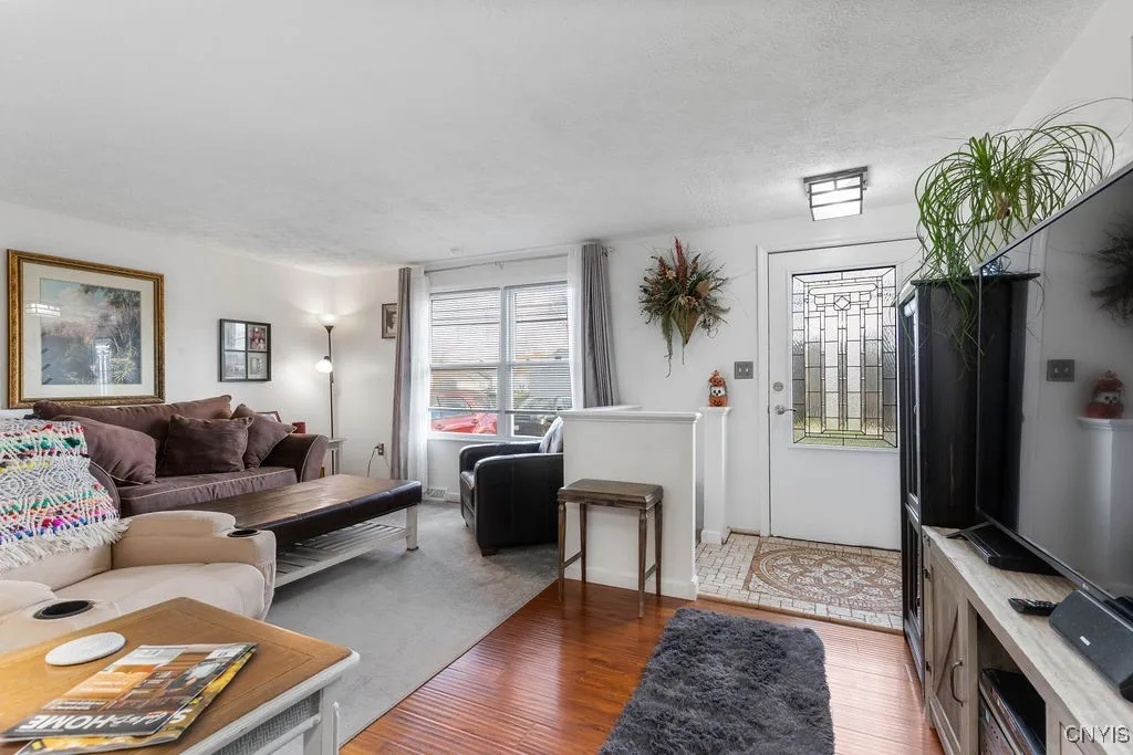 5255 Guy Young Road, Cicero, New York 13029, Cicero, New York 13029, 3 Bedrooms Bedrooms, 7 Rooms Rooms,2 BathroomsBathrooms,Residential,For Sale,5255 Guy Young Road, Cicero, New York 13029,0,S1648774