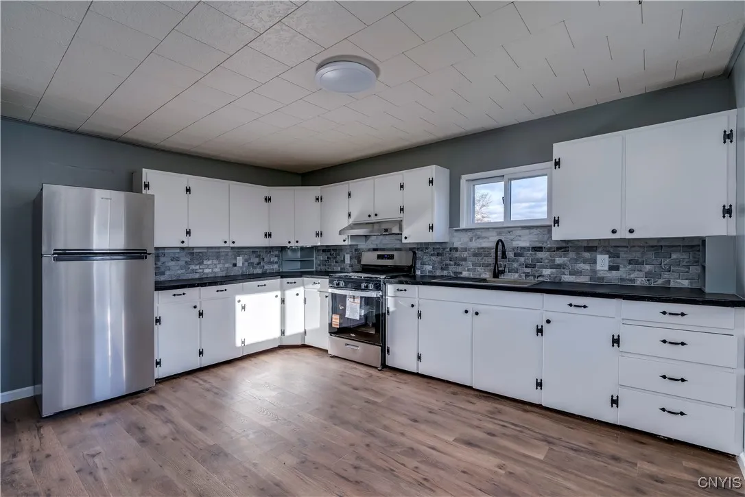 8800 North Main Street, Le Ray, New York 13637, Le Ray, New York 13637, 2 Bedrooms Bedrooms, 5 Rooms Rooms,1 BathroomBathrooms,Residential,For Sale,8800 North Main Street, Le Ray, New York 13637,0,S1648615