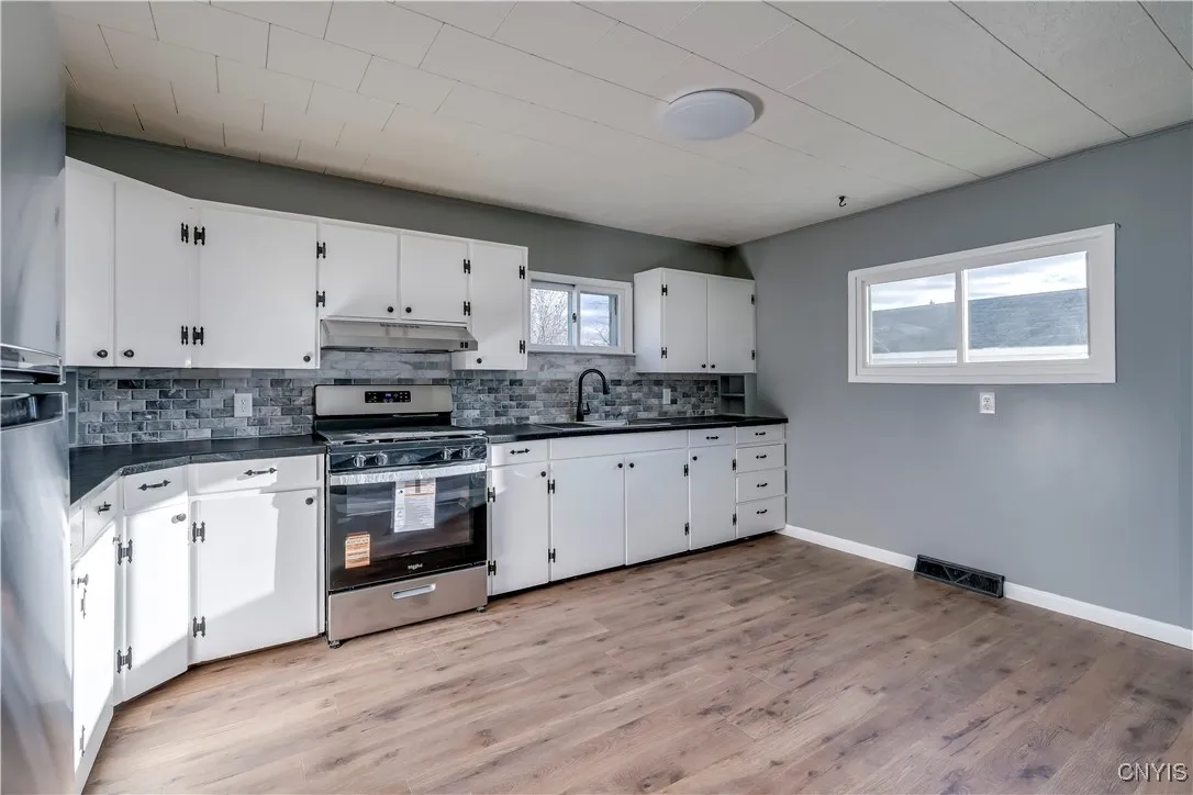 8800 North Main Street, Le Ray, New York 13637, Le Ray, New York 13637, 2 Bedrooms Bedrooms, 5 Rooms Rooms,1 BathroomBathrooms,Residential,For Sale,8800 North Main Street, Le Ray, New York 13637,0,S1648615