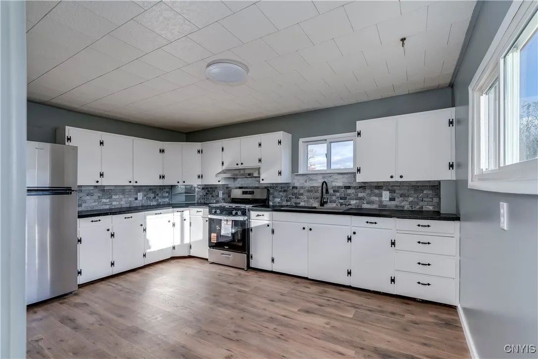 8800 North Main Street, Le Ray, New York 13637, Le Ray, New York 13637, 2 Bedrooms Bedrooms, 5 Rooms Rooms,1 BathroomBathrooms,Residential,For Sale,8800 North Main Street, Le Ray, New York 13637,0,S1648615