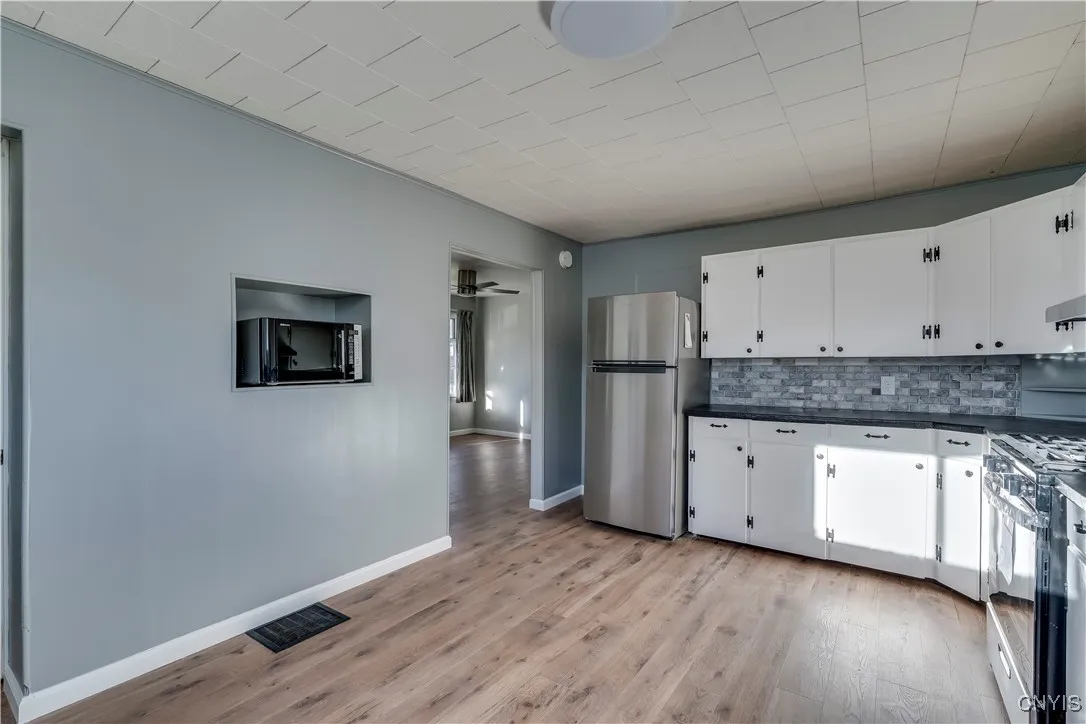 8800 North Main Street, Le Ray, New York 13637, Le Ray, New York 13637, 2 Bedrooms Bedrooms, 5 Rooms Rooms,1 BathroomBathrooms,Residential,For Sale,8800 North Main Street, Le Ray, New York 13637,0,S1648615