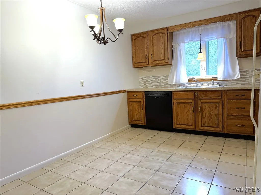 1041 Reserve Road 5, West Seneca, New York 14224, West Seneca, New York 14224, 2 Bedrooms Bedrooms, 4 Rooms Rooms,1 BathroomBathrooms,Residential,For Sale,1041 Reserve Road 5, West Seneca, New York 14224,0,B1649828