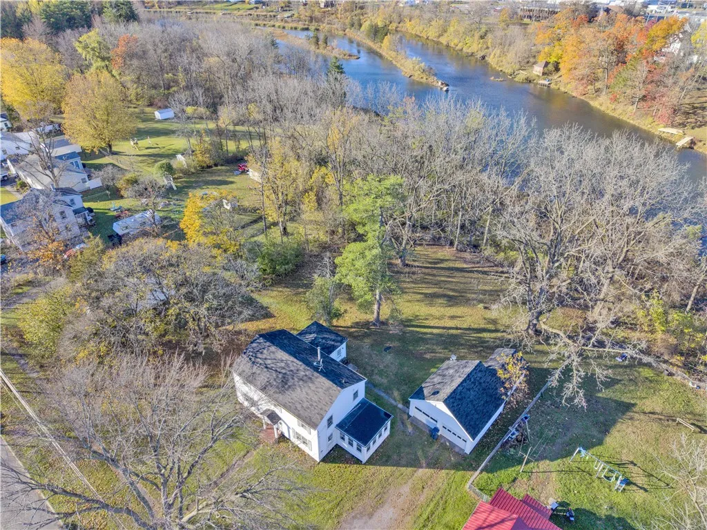 138 West Bayard Street, Seneca Falls, New York 131, Seneca Falls, New York 13148, 4 Bedrooms Bedrooms, 10 Rooms Rooms,1 BathroomBathrooms,Residential,For Sale,138 West Bayard Street, Seneca Falls, New York 131,0,R1650078