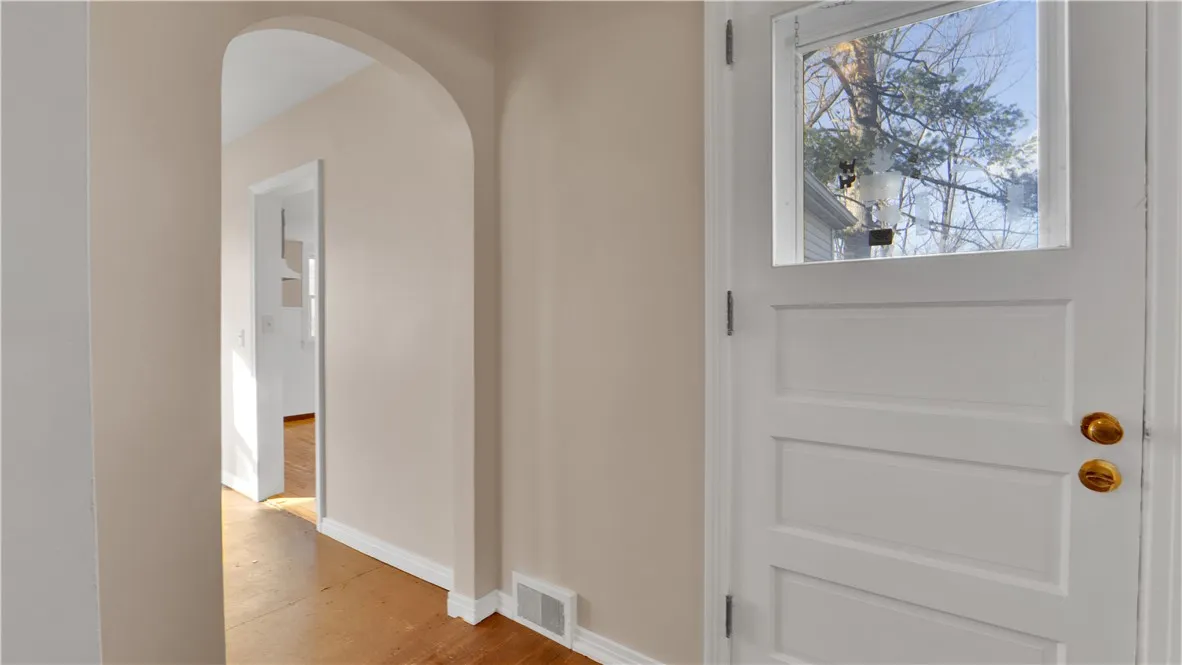 138 West Bayard Street, Seneca Falls, New York 131, Seneca Falls, New York 13148, 4 Bedrooms Bedrooms, 10 Rooms Rooms,1 BathroomBathrooms,Residential,For Sale,138 West Bayard Street, Seneca Falls, New York 131,0,R1650078