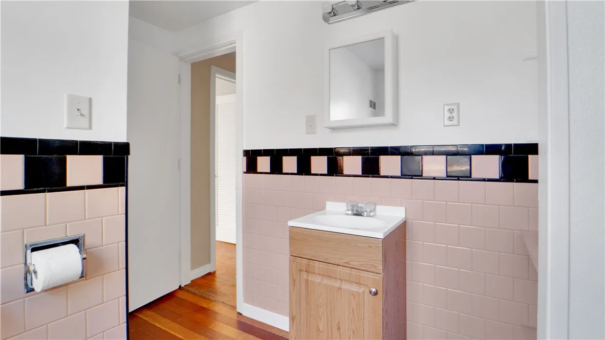 138 West Bayard Street, Seneca Falls, New York 131, Seneca Falls, New York 13148, 4 Bedrooms Bedrooms, 10 Rooms Rooms,1 BathroomBathrooms,Residential,For Sale,138 West Bayard Street, Seneca Falls, New York 131,0,R1650078