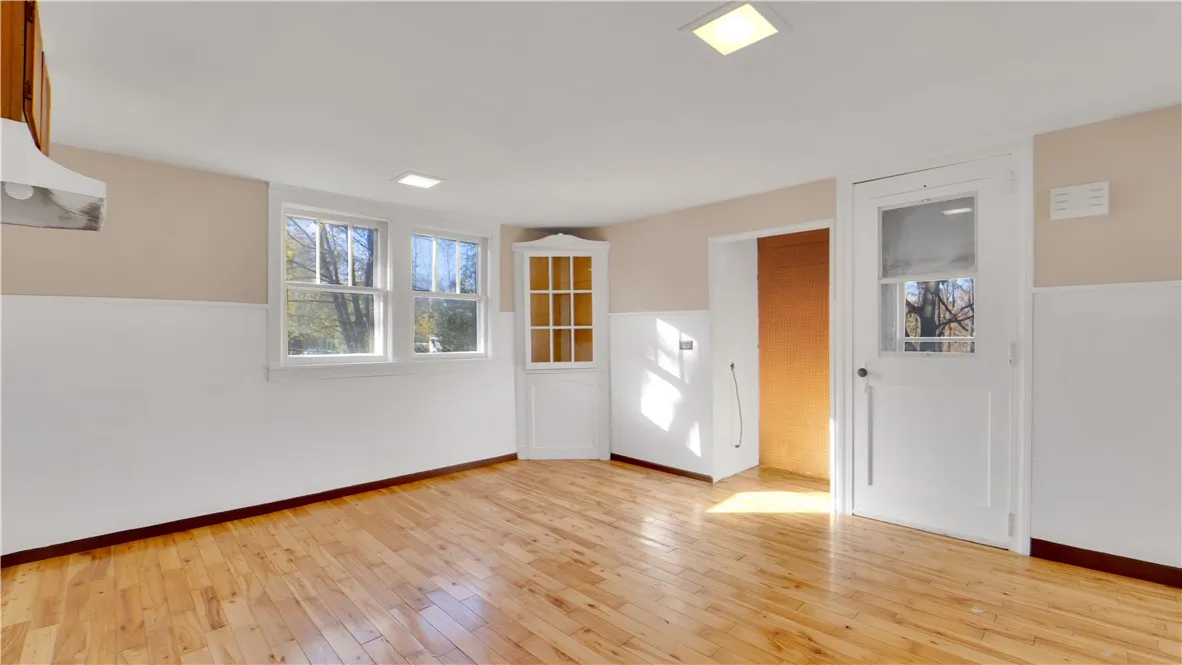 138 West Bayard Street, Seneca Falls, New York 131, Seneca Falls, New York 13148, 4 Bedrooms Bedrooms, 10 Rooms Rooms,1 BathroomBathrooms,Residential,For Sale,138 West Bayard Street, Seneca Falls, New York 131,0,R1650078